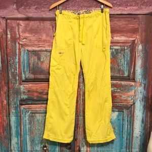Koi scrub pants size medium yellow